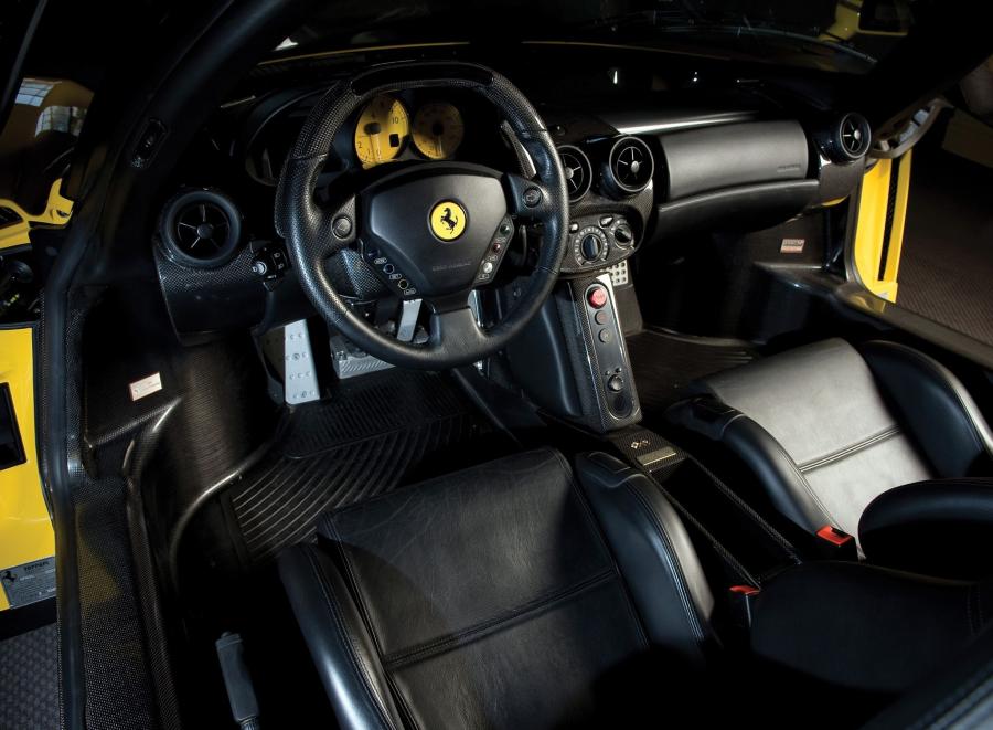 Интерьер Ferrari Enzo 2002 года  (фото 92 из 127)